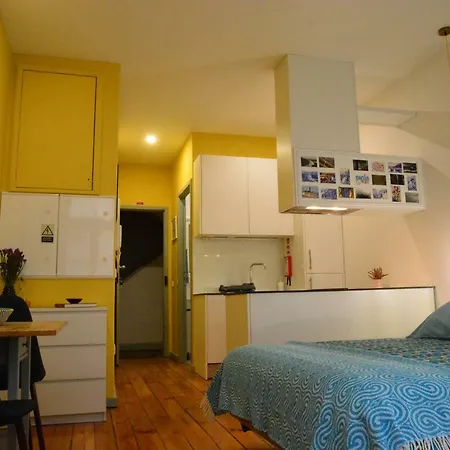 Art & Apartment
