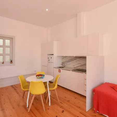Art & Apartment